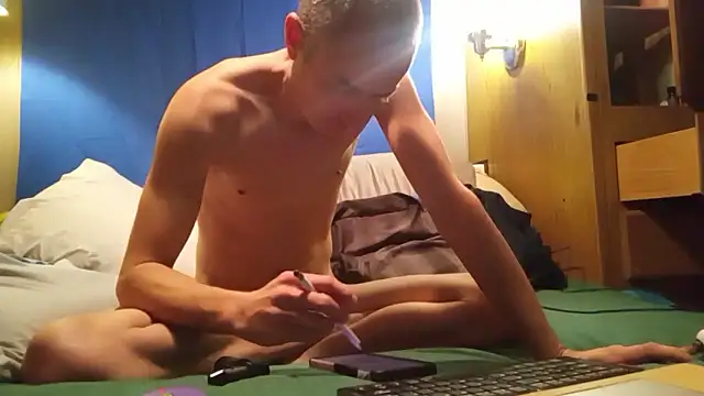 Snapshot of JunkieLiLMethWhore chatting on 16, 1, 2026 JunkieLiLMethWhore online show from 16, 1, 2026