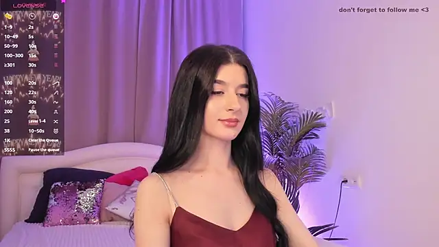 LauraCoy online show from 4, 1, 2025