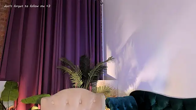 LauraCoy online show from 30, 1, 2025