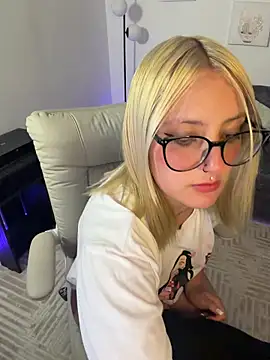 Megan lu2 online show from 22, 4, 2026