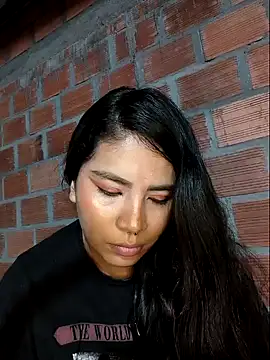 moncerrat luna online show from 28, 12, 2024