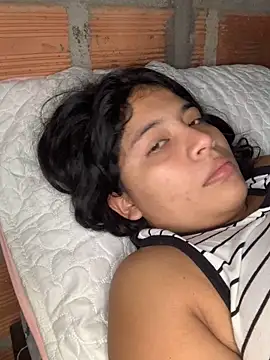 moncerrat luna online show from 25, 1, 2025