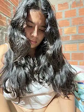 moncerrat luna online show from 11, 2, 2025