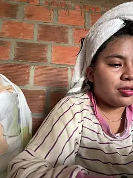 moncerrat luna online show from 4, 3, 2025