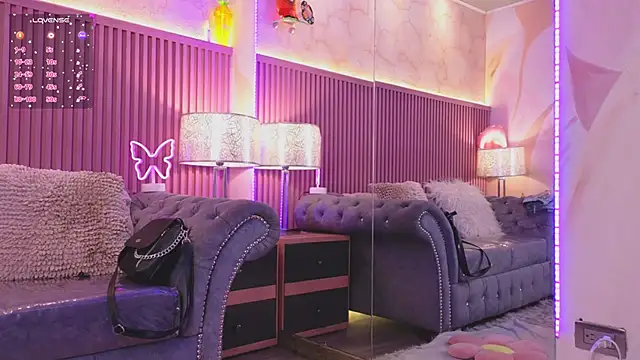 Emiily Scott1 online show from 10, 12, 2024