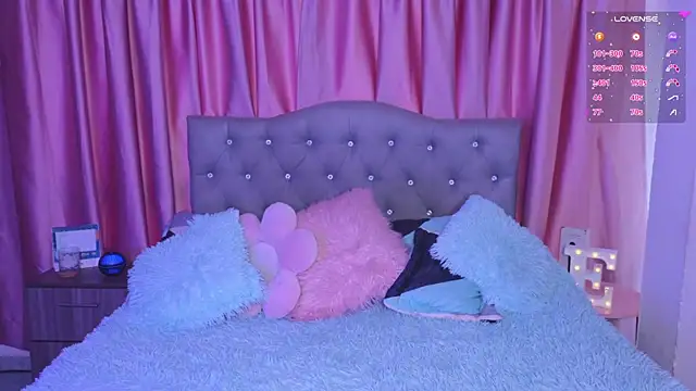 Emiily Scott1 online show from 28, 11, 2025