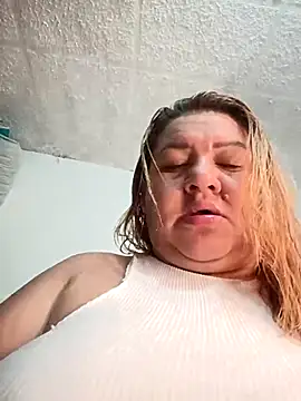 HORNY MATURE25 online show from 19, 4, 2026