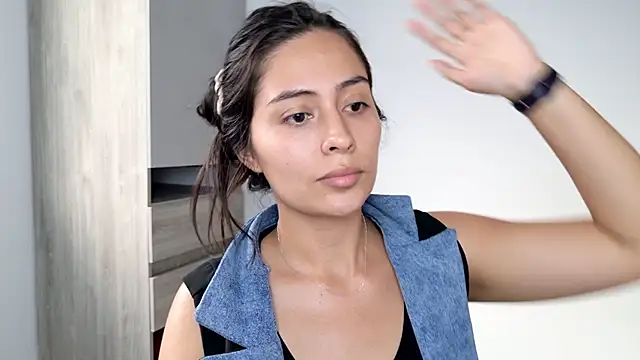 Sophie  Foxxx online show from 1, 2, 2025