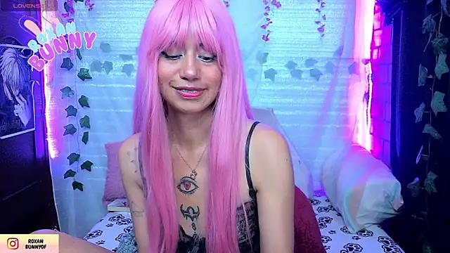 Roxanbunny1 online show from 15, 4, 2026