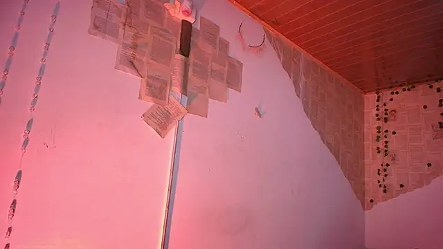 Snapshot of kisstarxxx chatting on 10, 9, 2025 kisstarxxx online show from 10, 9, 2025