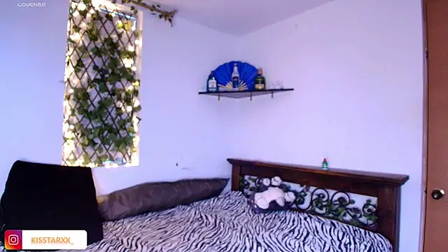 kisstarxxx online show from 8, 5, 2026