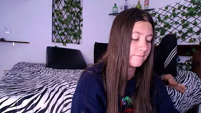 Snapshot of kisstarxxx chatting on 3, 6, 2026 kisstarxxx online show from 3, 6, 2026
