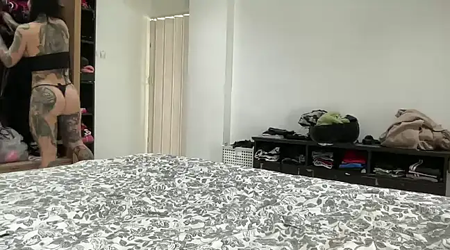 claudiacvc95 online show from 8, 12, 2024