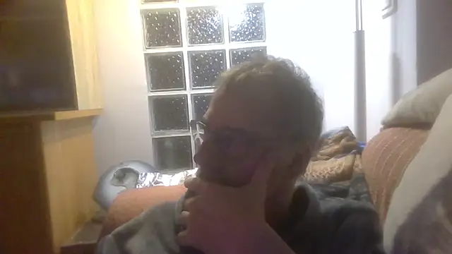 Snapshot of ptitcanard60600 chatting on 23, 11, 2025 ptitcanard60600 online show from 23, 11, 2025