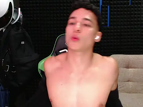 Curly Angel24 online show from 4, 10, 2025