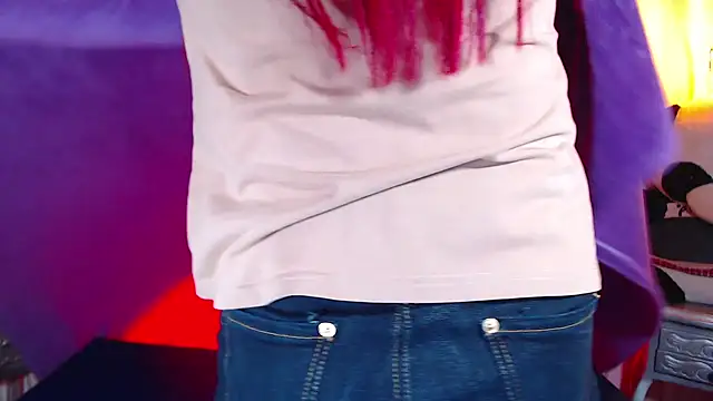 Snapshot of IsabelaLatina chatting on 23, 10, 2025 IsabelaLatina online show from 23, 10, 2025