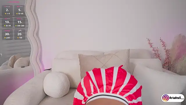 Snapshot of Ariadna5 chatting on 30, 11, 2025 Ariadna5 online show from 30, 11, 2025