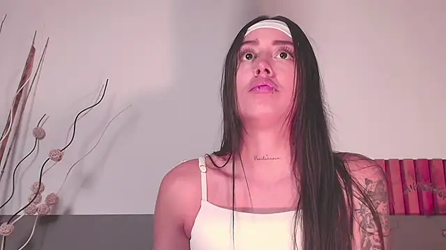 NoraDasilva online show from 29, 9, 2025