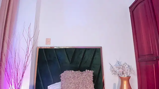 NoraDasilva online show from 11, 11, 2025