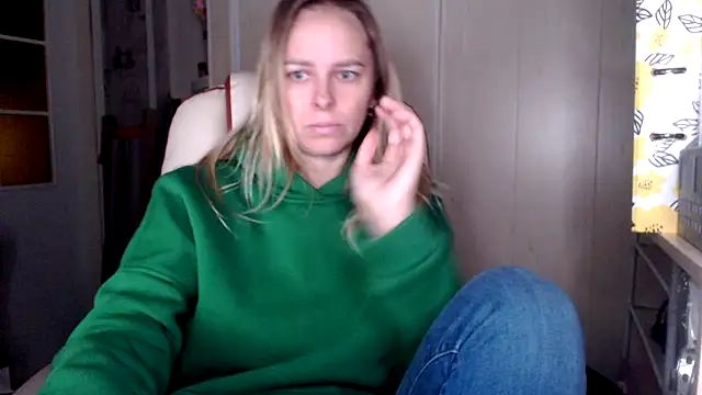 Snapshot of las_sweet chatting on 24, 10, 2025 las sweet online show from 24, 10, 2025