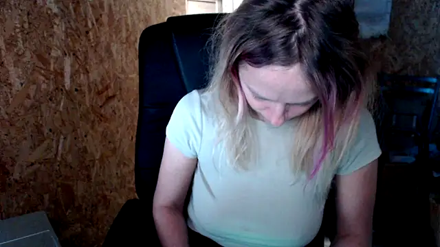 Snapshot of las_sweet chatting on 17, 12, 2025 las sweet online show from 17, 12, 2025