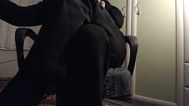 Snapshot of Lxom chatting on 13, 11, 2025 Lxom online show from 13, 11, 2025