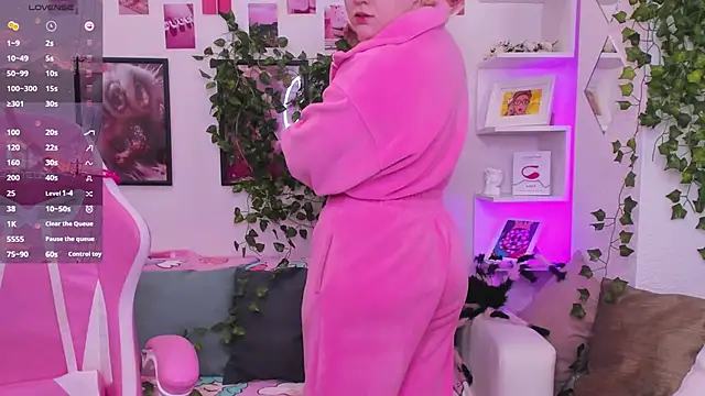 art lovee online show from 15, 10, 2025