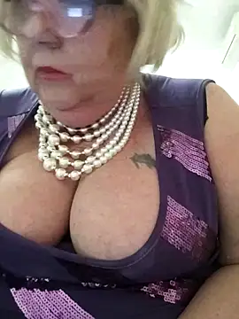 Snapshot of Merilulla chatting on 12, 3, 2025 Merilulla online show from 12, 3, 2025