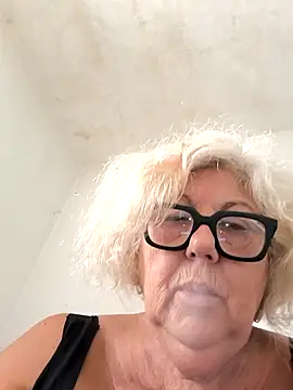 Snapshot of Merilulla chatting on 16, 9, 2025 Merilulla online show from 16, 9, 2025