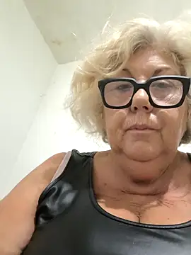 Snapshot of Merilulla chatting on 25, 9, 2025 Merilulla online show from 25, 9, 2025