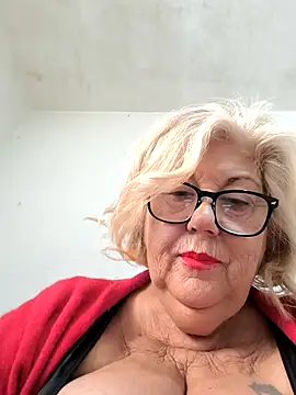 Snapshot of Merilulla chatting on 8, 11, 2025 Merilulla online show from 8, 11, 2025