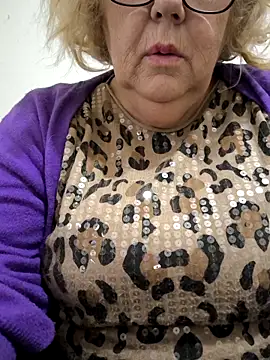 Snapshot of Merilulla chatting on 25, 11, 2025 Merilulla online show from 25, 11, 2025