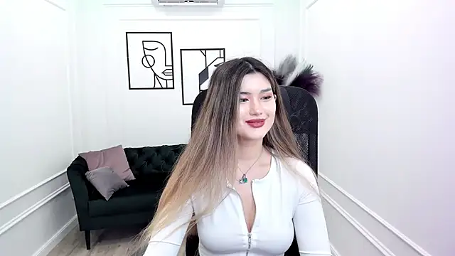 AnneTLi online show from 22, 9, 2025