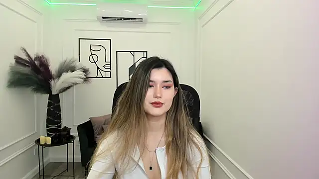 AnneTLi online show from 21, 11, 2025