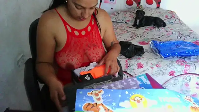 Snapshot of almaswan1 chatting on 23, 12, 2024 almaswan1 online show from 23, 12, 2024