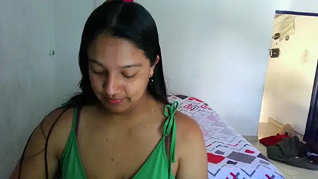 Snapshot of almaswan1 chatting on 7, 1, 2025 almaswan1 online show from 7, 1, 2025