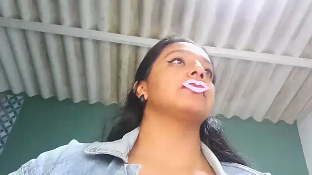 Snapshot of almaswan1 chatting on 7, 10, 2025 almaswan1 online show from 7, 10, 2025