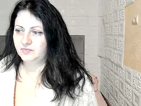 Snapshot of Lillian2 chatting on 5, 3, 2025 Lillian2 online show from 5, 3, 2025