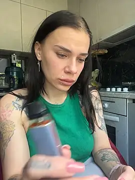 Queen of pain online show from 11, 6, 2026