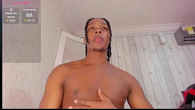 Snapshot of DominicSccott chatting on 24, 10, 2025 DominicSccott online show from 24, 10, 2025