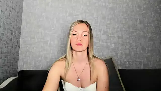 iam Venus online show from 27, 4, 2026