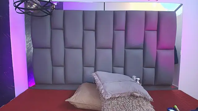  MiaBrown  online show from 7, 1, 2026