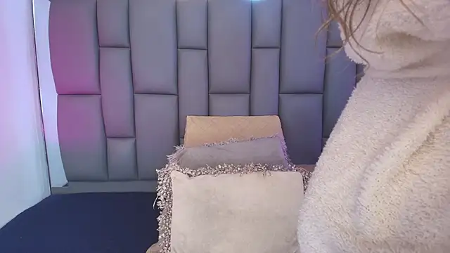  MiaBrown  online show from 5, 3, 2026