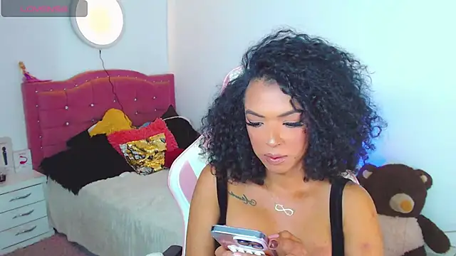 Tanedra collings online show from 25, 4, 2026