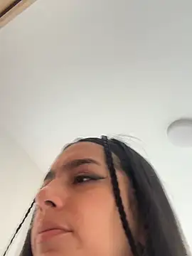 Nicollemays online show from 23, 4, 2026