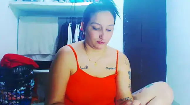 Snapshot of liz_dirty chatting on 23, 2, 2025 liz dirty online show from 23, 2, 2025