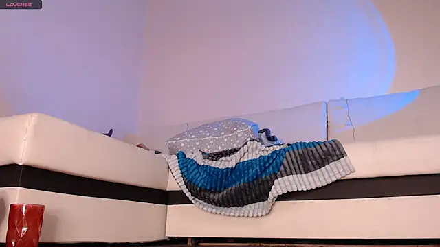 Snapshot of heyleybbgirl chatting on 31, 12, 2024 heyleybbgirl online show from 31, 12, 2024