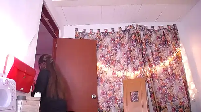 yselahot online show from 17, 2, 2025