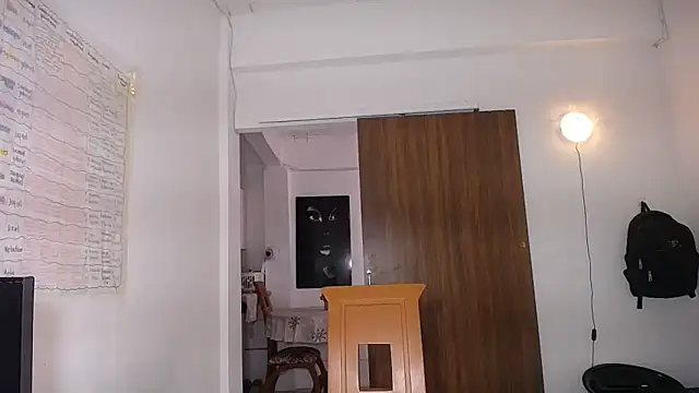 yselahot online show from 21, 4, 2026