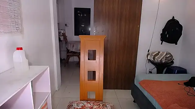 yselahot online show from 23, 4, 2026